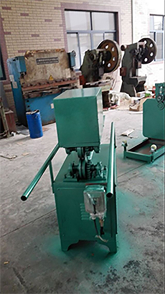 破桶身機(jī)